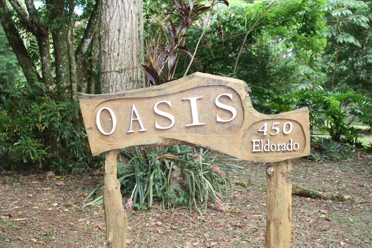 Oasis Bed And Breakfast Puerto Iguazu Exterior photo